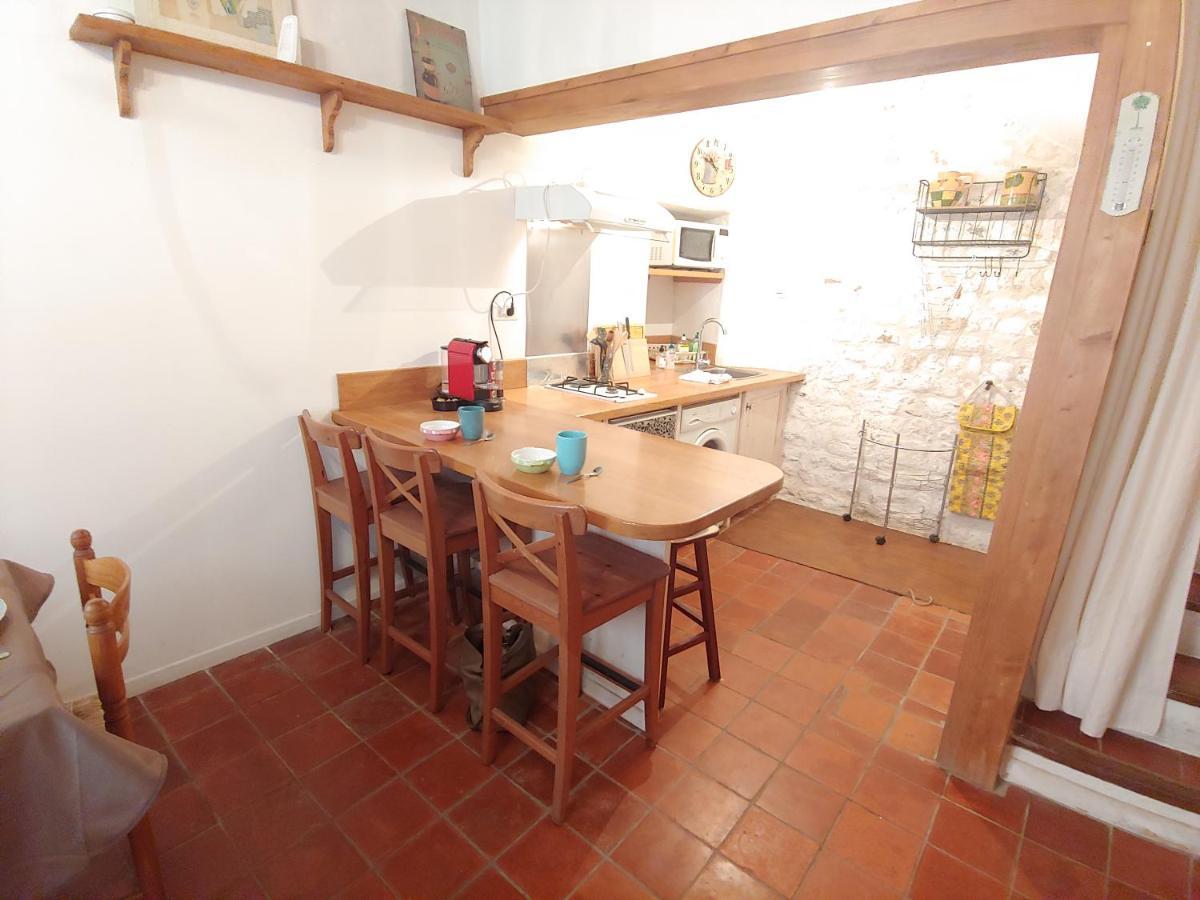 Charmante Maison Arlesienne A L'Ombre Des Arenes, De 2 A 5P Buitenkant foto