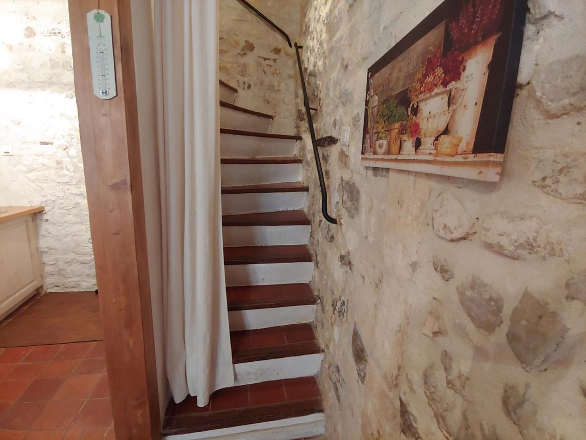 Charmante Maison Arlesienne A L'Ombre Des Arenes, De 2 A 5P Buitenkant foto
