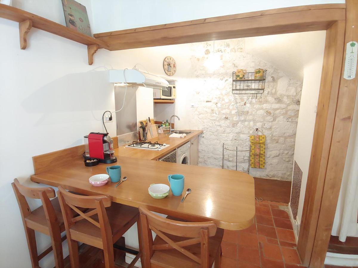 Charmante Maison Arlesienne A L'Ombre Des Arenes, De 2 A 5P Buitenkant foto